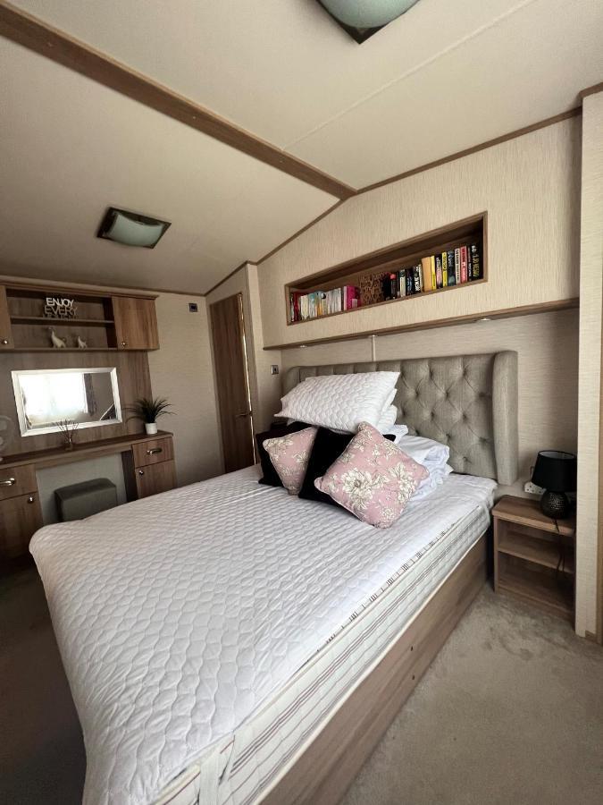 Norfolk Caravan Staycation Pet Friendly Belton with Browston Екстер'єр фото