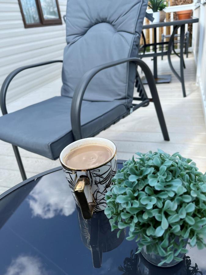 Norfolk Caravan Staycation Pet Friendly Belton with Browston Екстер'єр фото