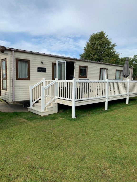 Norfolk Caravan Staycation Pet Friendly Belton with Browston Екстер'єр фото